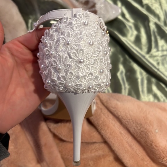 Floral pearl heels NWOT - Picture 6 of 8